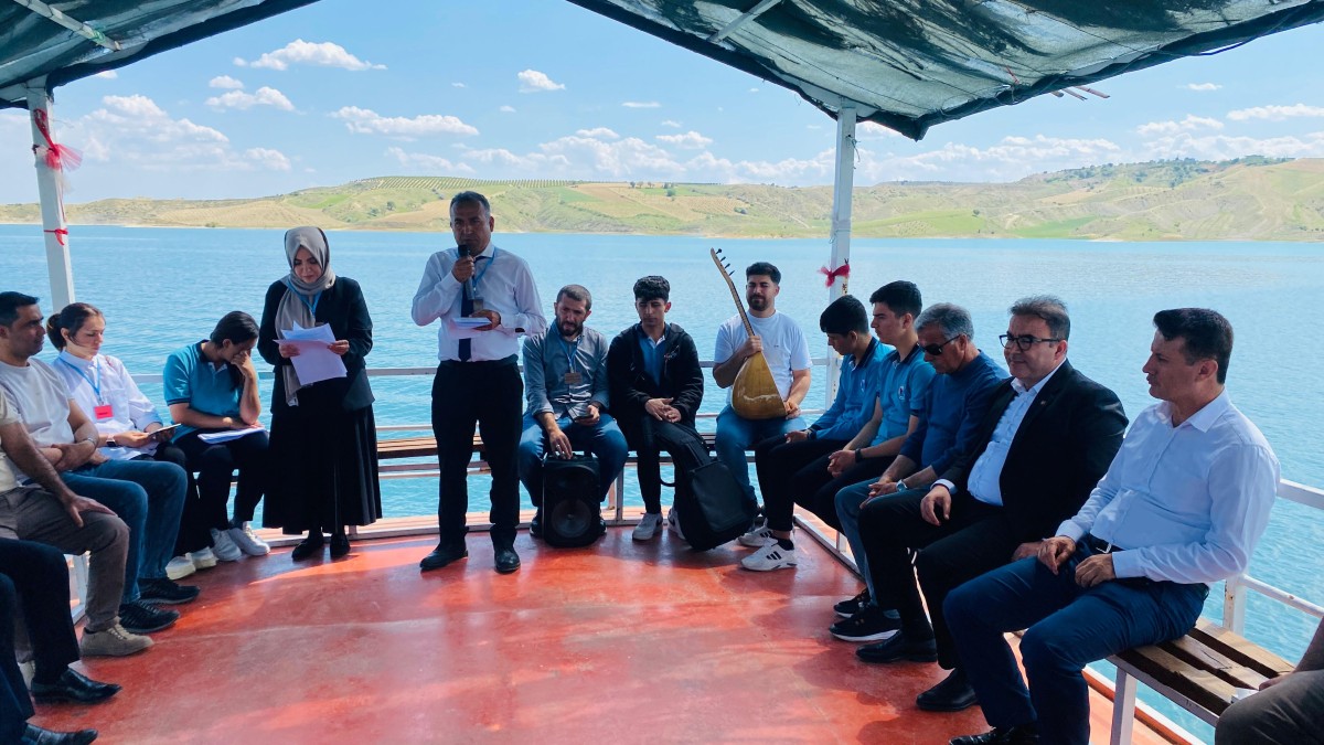 FIRAT’IN SAMSAT KIYISINDA ŞİİR AKTI