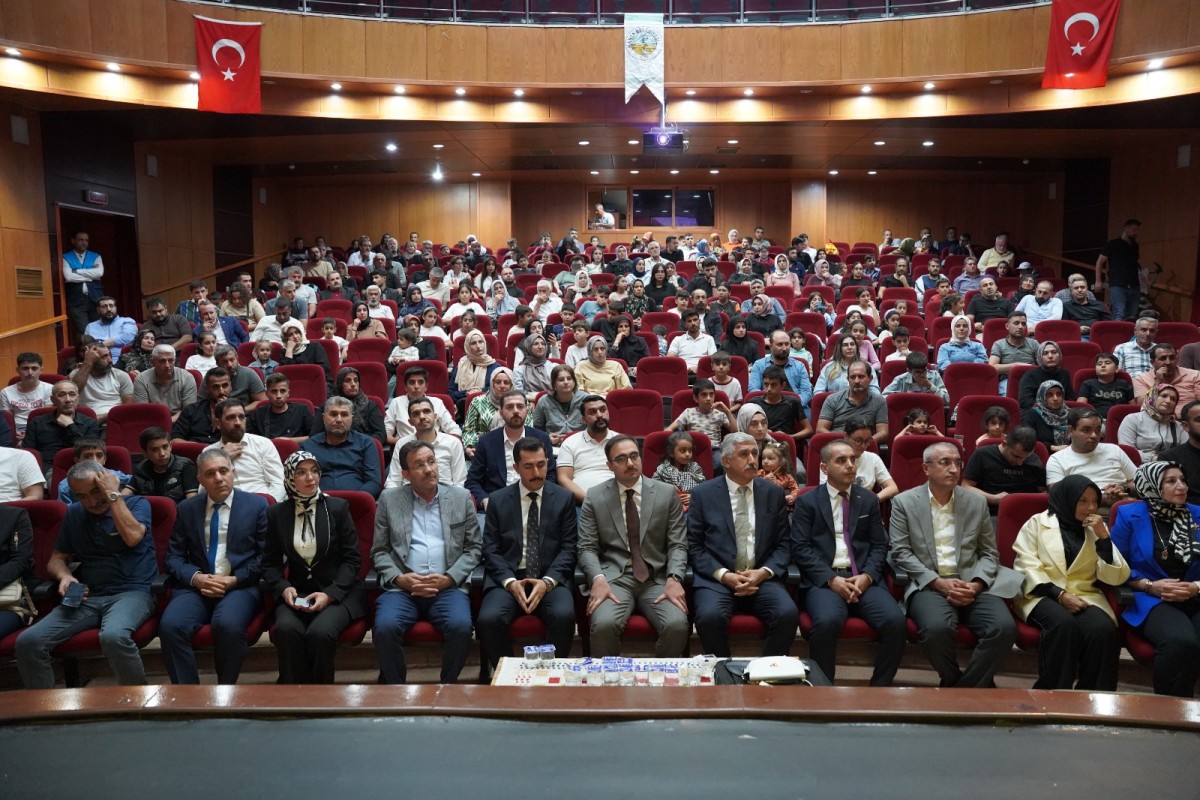 Kahta'da Farkındalık Semineri ve Diyabet Kitleri Dağıtıldı