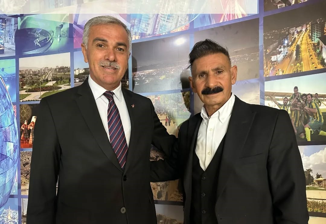 MUSTAFA ÇİÇEK KIRDI GEÇİRDİ