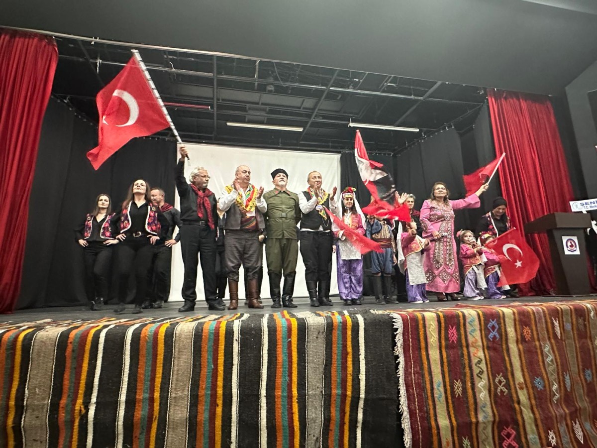 DENİZLİ YÖRÜKLERİ DERNEĞİ’NDEN CUMHURİYET COŞKUSU VE BAYRAK DEĞİŞİMİ