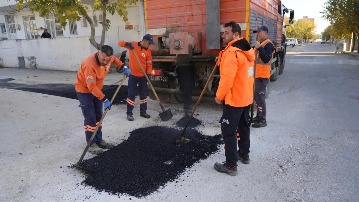 Mersin’den Adıyaman’a Asfalt Ekibi Geldi