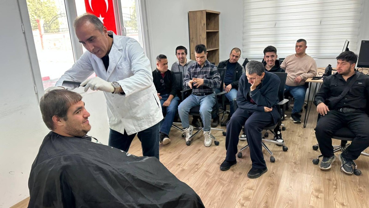 Adıyaman’da özel gereksinimli öğrenciler için meslek tanıtımı etkinliği düzenliyor
