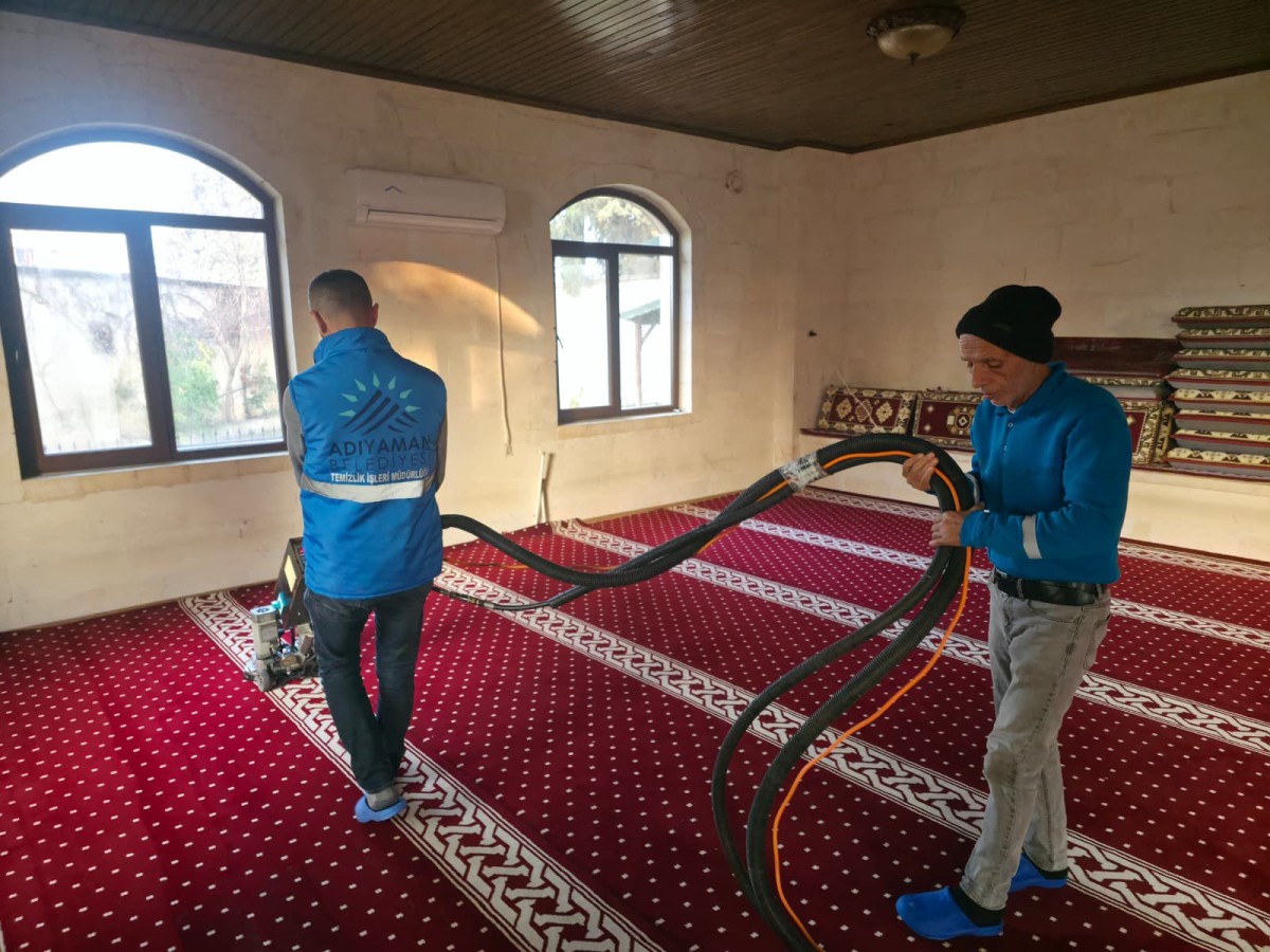 Hacı Efendi Türbesi’nde temizlik çalışması