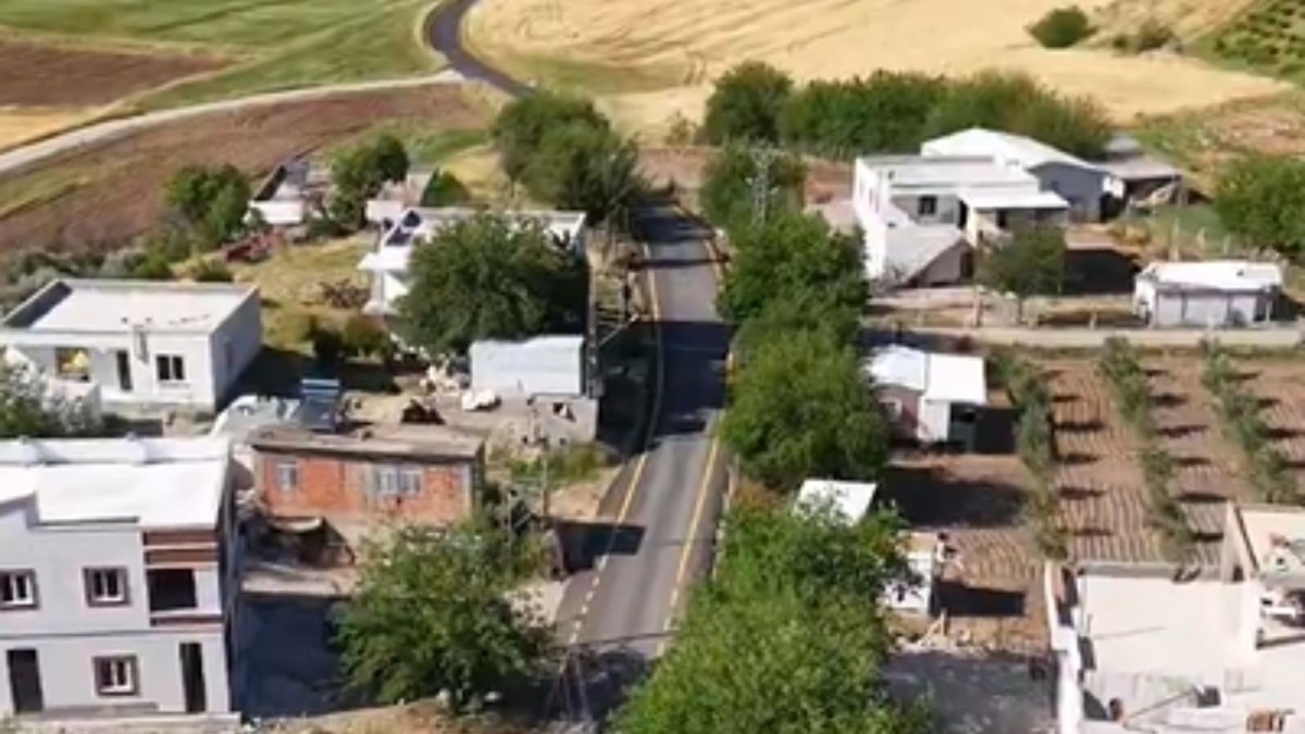 Adıyaman’da İncebağ Grup Köy Yolunda sıcak asfalt çalışması tamamlandı - Videolu Haber