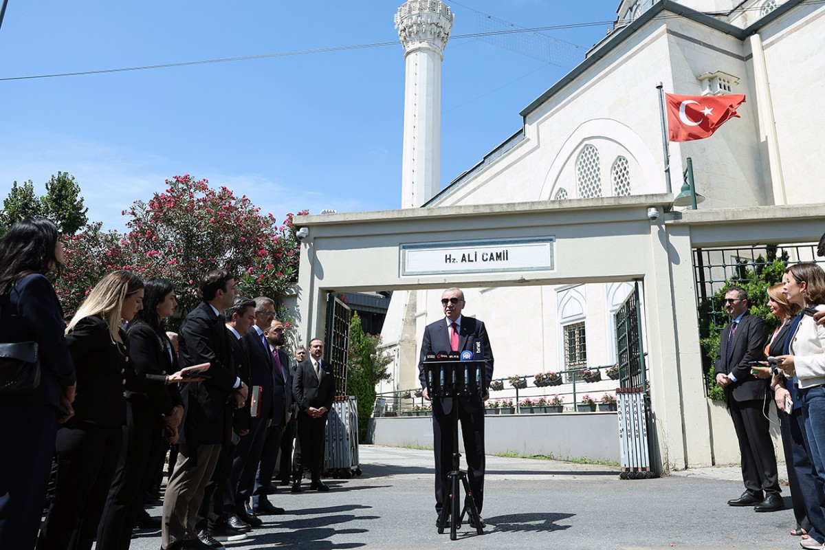 Cumhurbaşkanı Erdoğan, Cuma namazını Hz. Ali Camii’nde kıldı