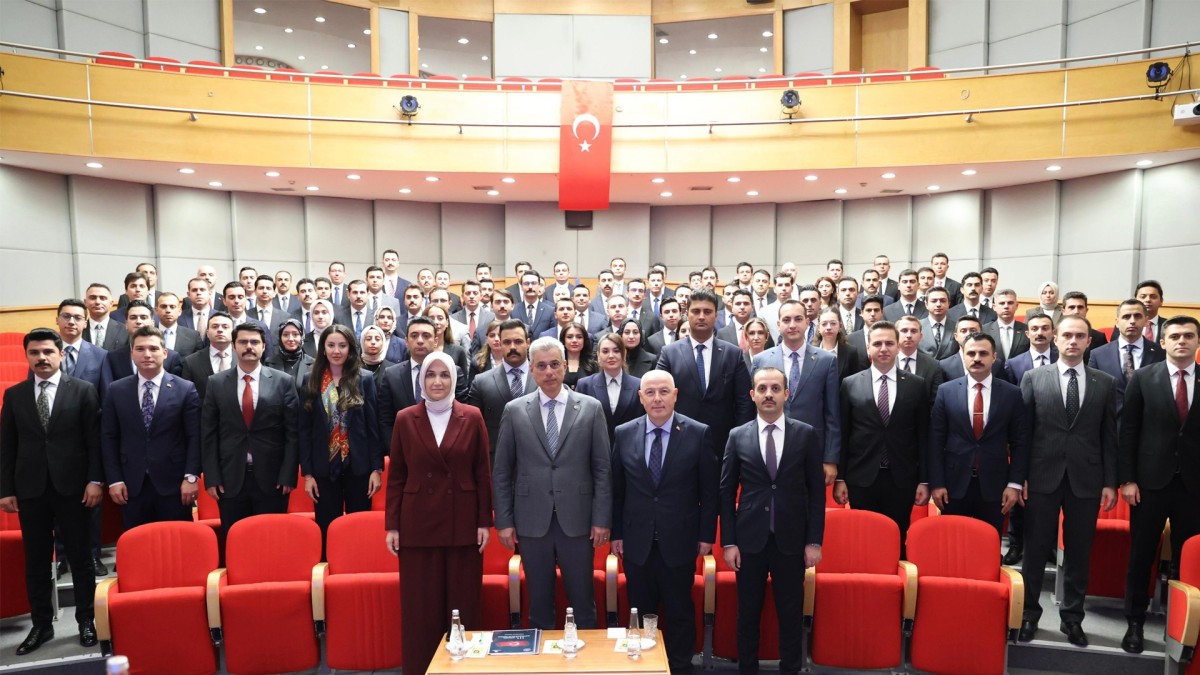 Sağlık Bakanı Memişoğlu Kaymakam Adaylarıyla Bir Araya Geldi