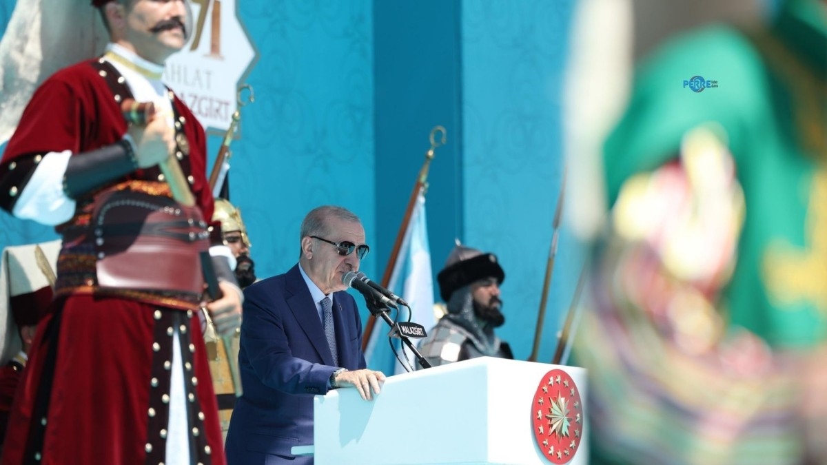 Erdoğan: 'Terörsüz Türkiye ve terörsüz bölge hedefi için atımızın kuyruğunu bağladık'
