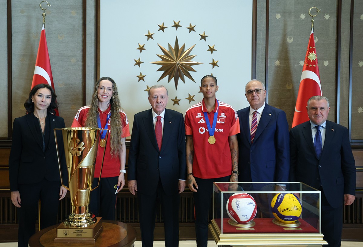 Cumhurbaşkanı Erdoğan, şampiyon millî voleybolcuları kabul etti